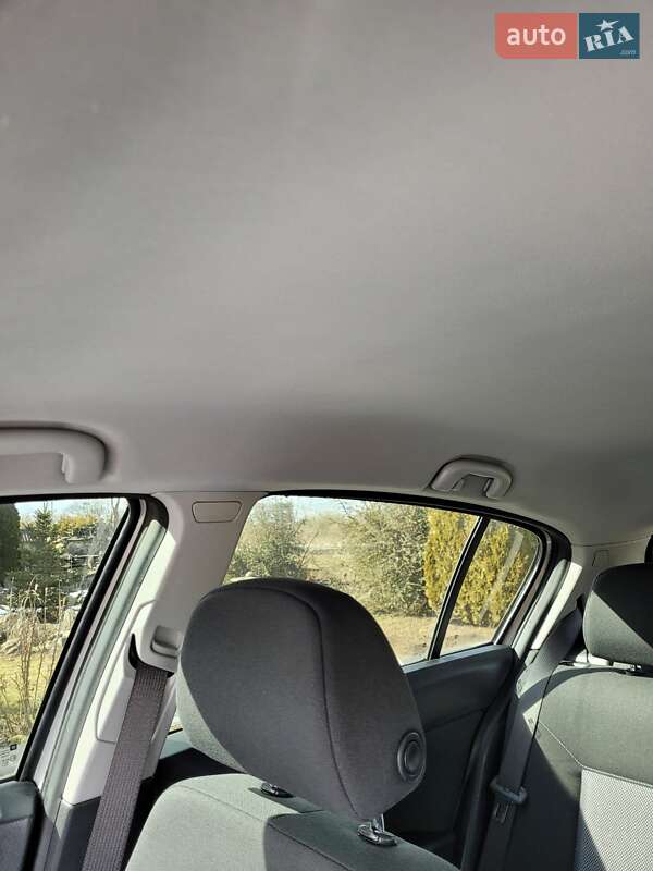 Хэтчбек Opel Astra 2009 в Мостиске