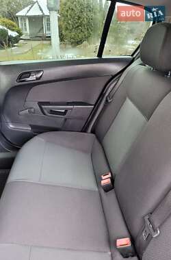 Хэтчбек Opel Astra 2009 в 