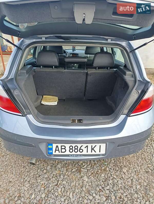 Хэтчбек Opel Astra 2004 в Мурованых Куриловцах