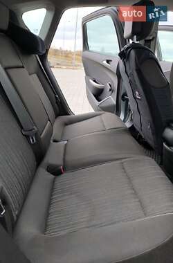 Хэтчбек Opel Astra 2011 в 