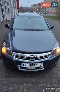 Универсал Opel Astra 2011 в 