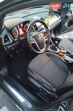 Универсал Opel Astra 2012 в 