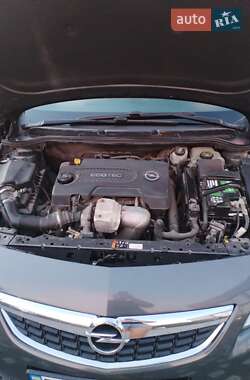 Универсал Opel Astra 2012 в 