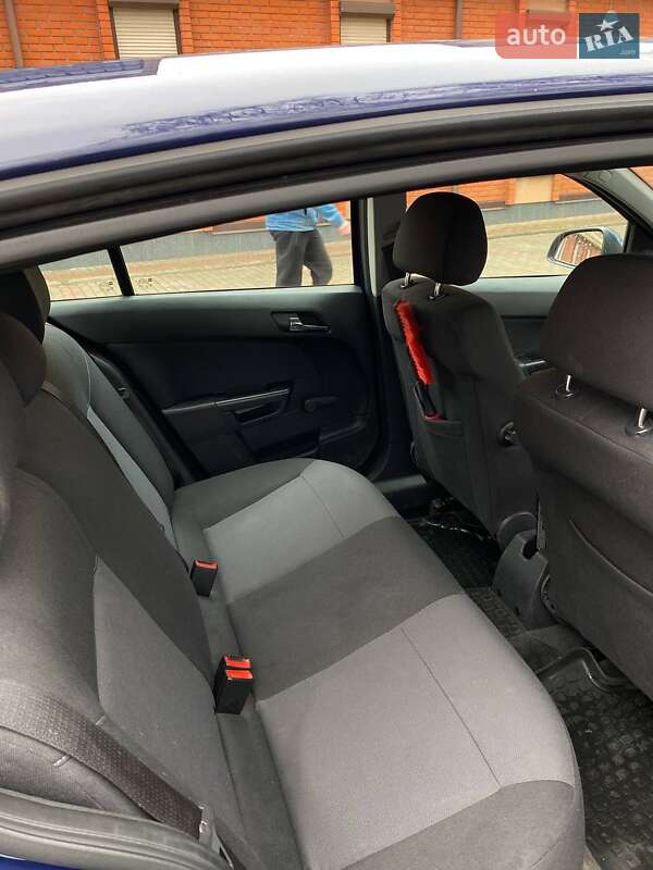 Хэтчбек Opel Astra 2013 в Ровно фото 17 Хэтчбек Opel Astra 2013 в Ровно