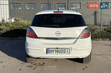 Хэтчбек Opel Astra 2013 в 