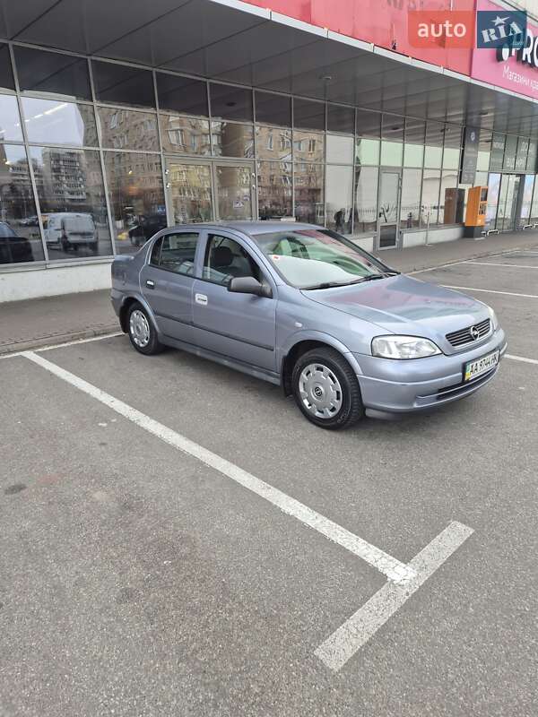 Седан Opel Astra 2008 в 