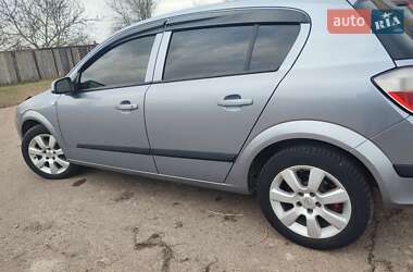 Хэтчбек Opel Astra 2005 в Козельце