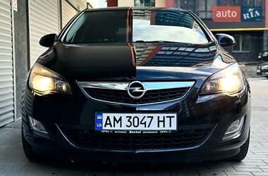 Хэтчбек Opel Astra 2011 в Житомире