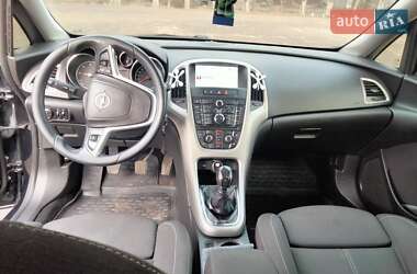 Універсал Opel Astra 2011 в 