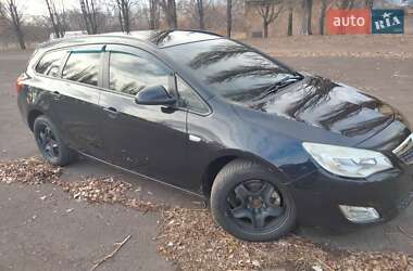 Універсал Opel Astra 2011 в 