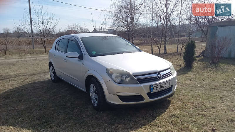 Хетчбек Opel Astra 2004 в Чернівцях фото 3 Хетчбек Opel Astra 2004 в Чернівцях