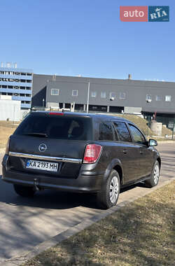 Универсал Opel Astra 2011 в 