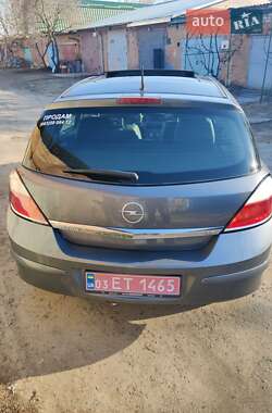 Хэтчбек Opel Astra 2006 в 
