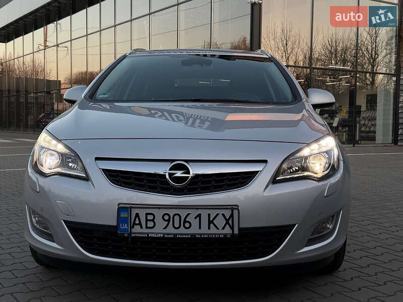 Opel Astra 2011