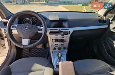 Хэтчбек Opel Astra 2009 в 