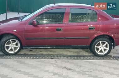 Седан Opel Astra 2004 в 