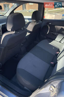 Хэтчбек Opel Astra 2008 в 