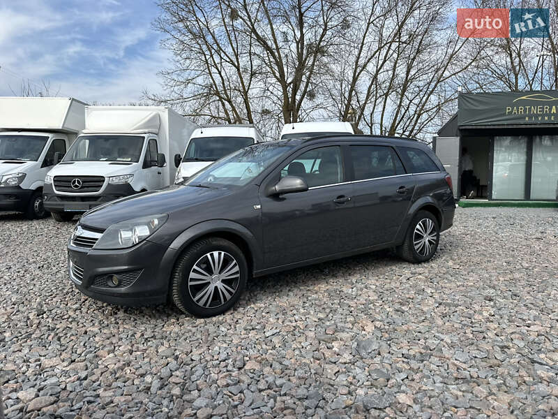 Универсал Opel Astra 2010 в 