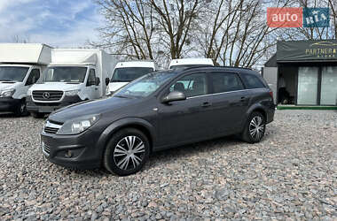 Универсал Opel Astra 2010 в 
