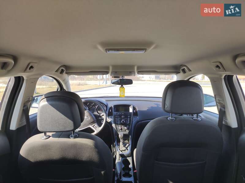 Універсал Opel Astra 2011 в Городку