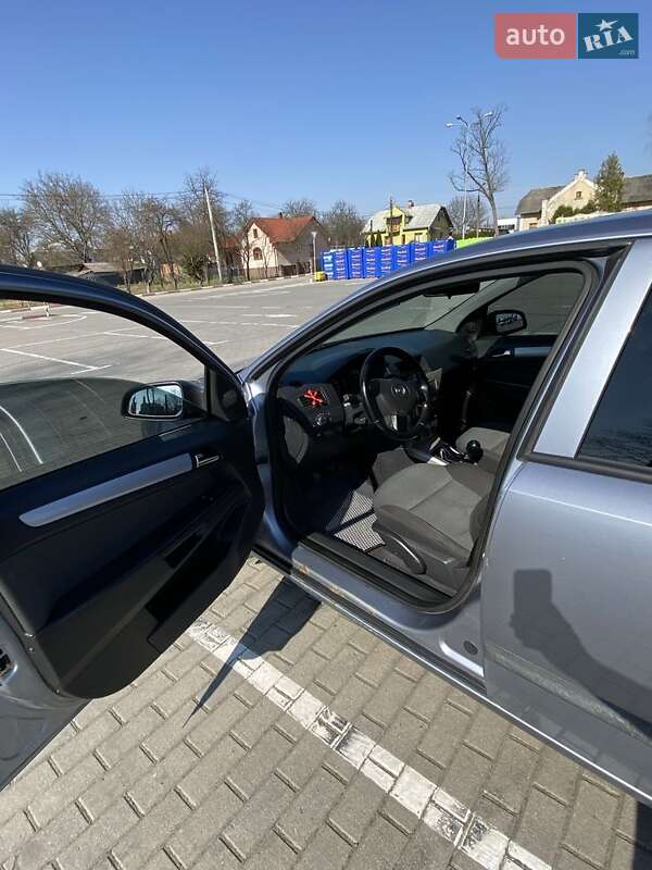 Хетчбек Opel Astra 2007 в Коломиї