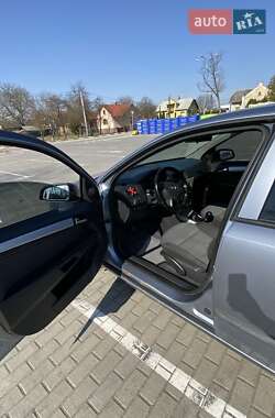 Хэтчбек Opel Astra 2007 в 