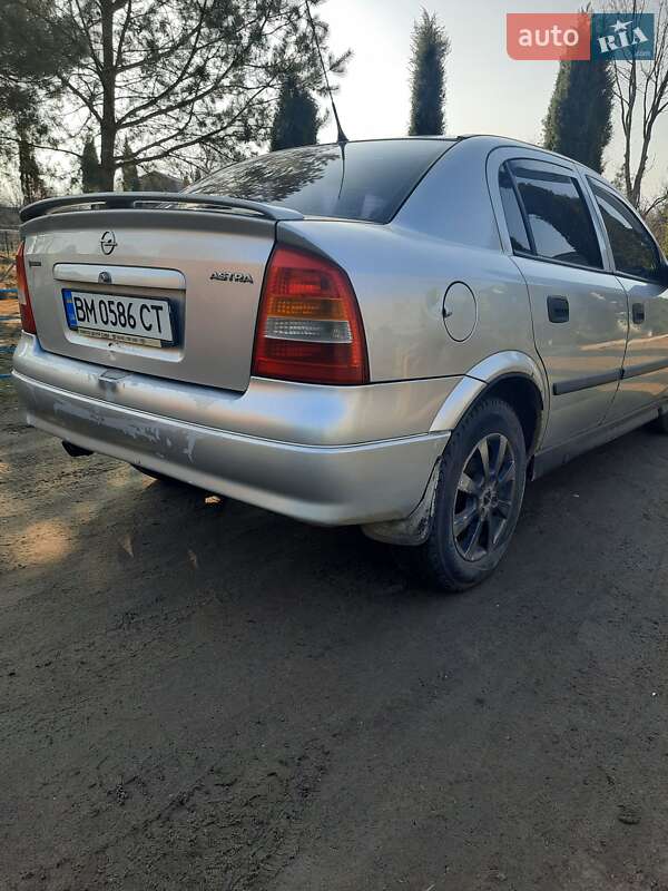 Седан Opel Astra 2005 в Сумах