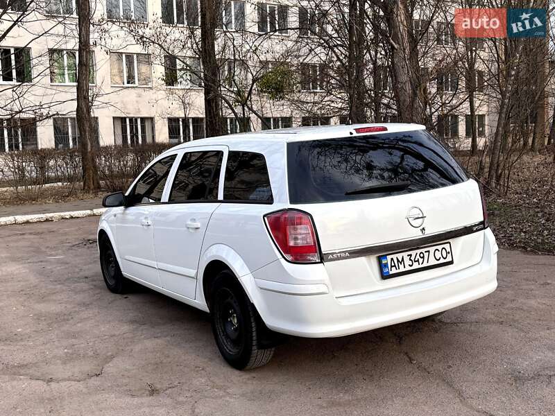 Універсал Opel Astra 2008 в Коростені
