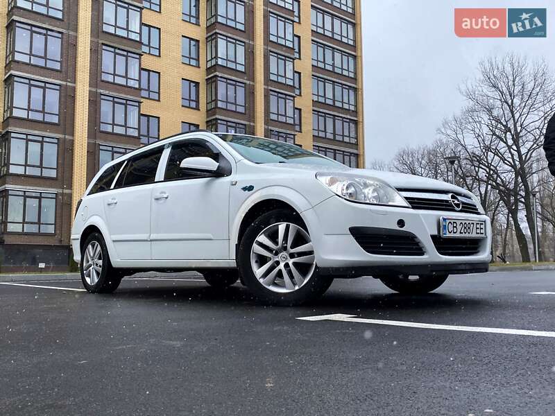 Універсал Opel Astra 2005 в Чернігові