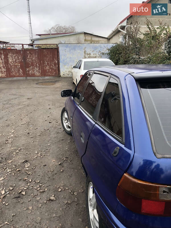 Хэтчбек Opel Astra 1993 в Татарбунарах фото 4 Хэтчбек Opel Astra 1993 в Татарбунарах
