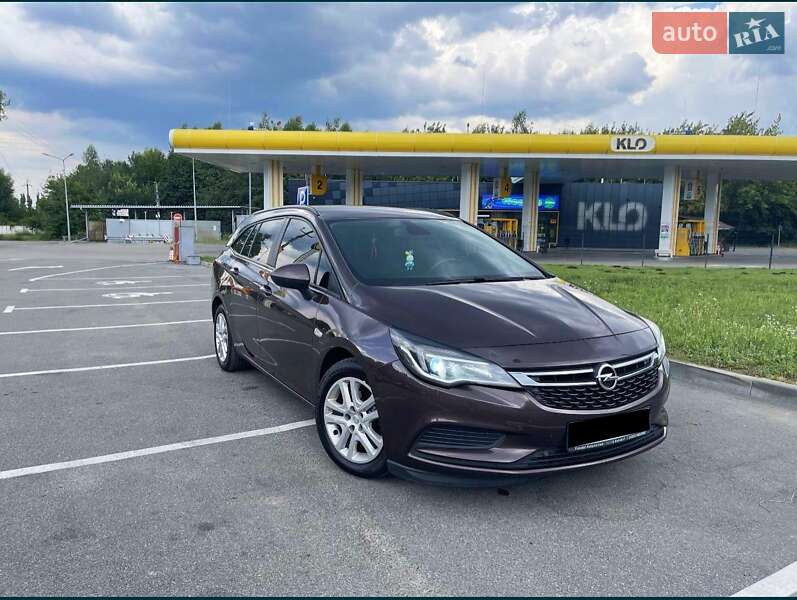Универсал Opel Astra 2017 в 