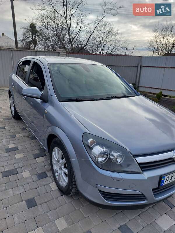 Хэтчбек Opel Astra 2004 в Тульчине