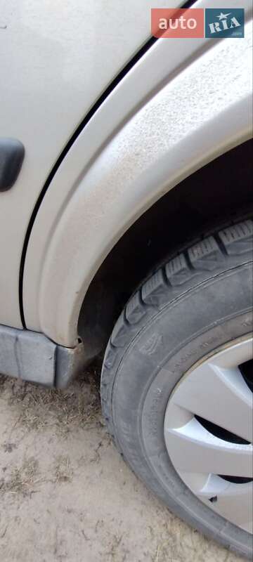 Седан Opel Astra 2005 в Ровно