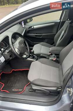 Универсал Opel Astra 2006 в 
