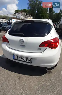 Opel Astra 2011