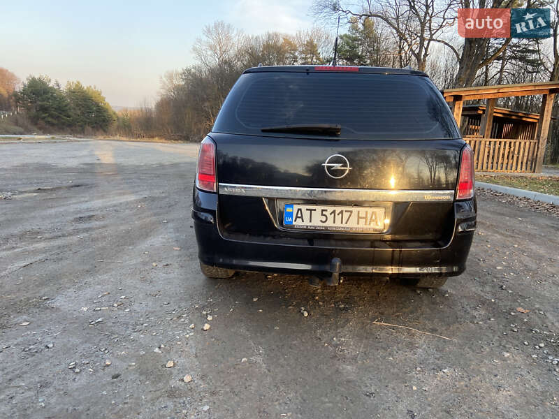 Універсал Opel Astra 2005 в Тернополі