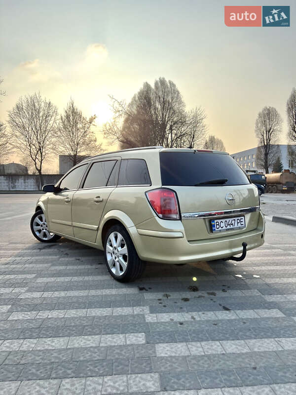 Универсал Opel Astra 2004 в Львове