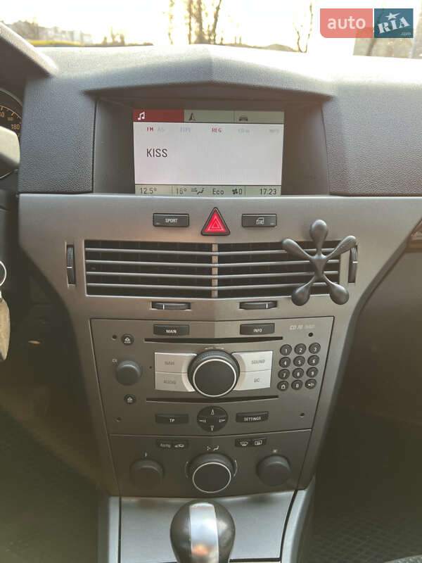 Универсал Opel Astra 2004 в Львове