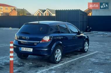 Хэтчбек Opel Astra 2007 в 