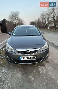 Універсал Opel Astra 2011 в 