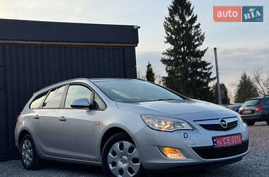Универсал Opel Astra 2010 в 