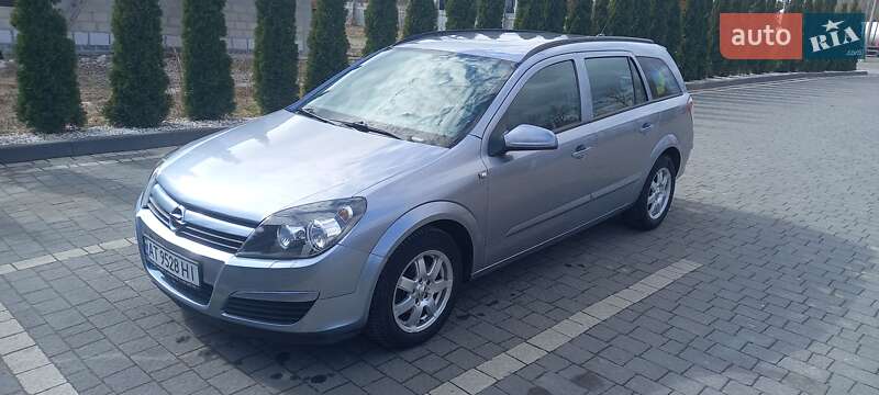 Универсал Opel Astra 2004 в Надворной