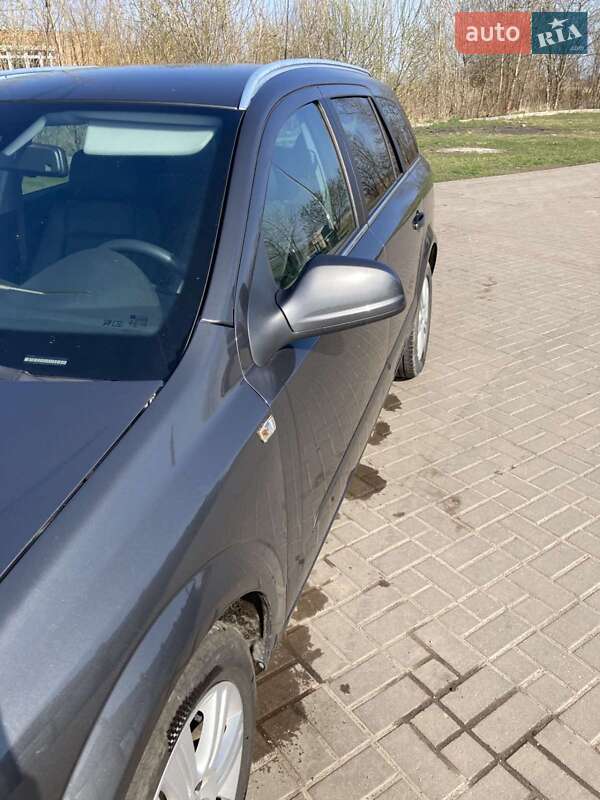 Универсал Opel Astra 2010 в Нововолынске