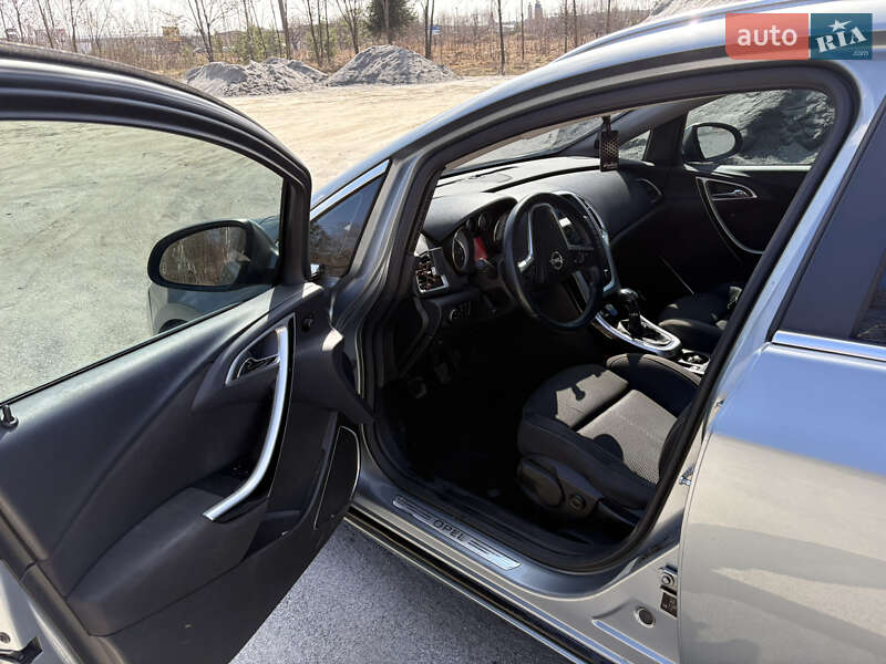 Универсал Opel Astra 2011 в Славуте