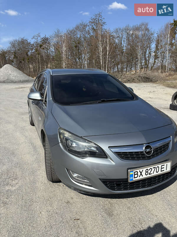 Opel Astra 2011