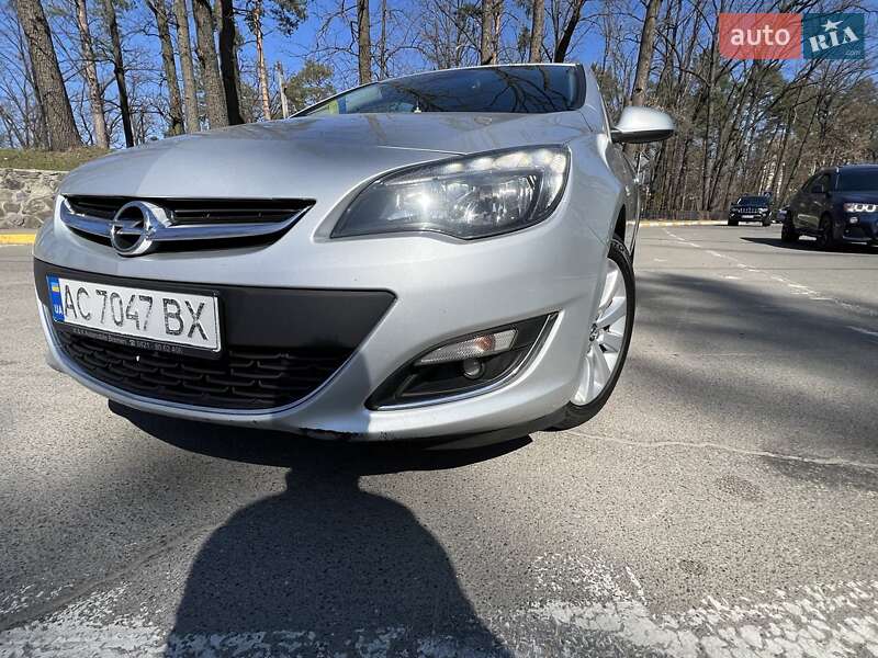 Універсал Opel Astra 2015 в Ірпені