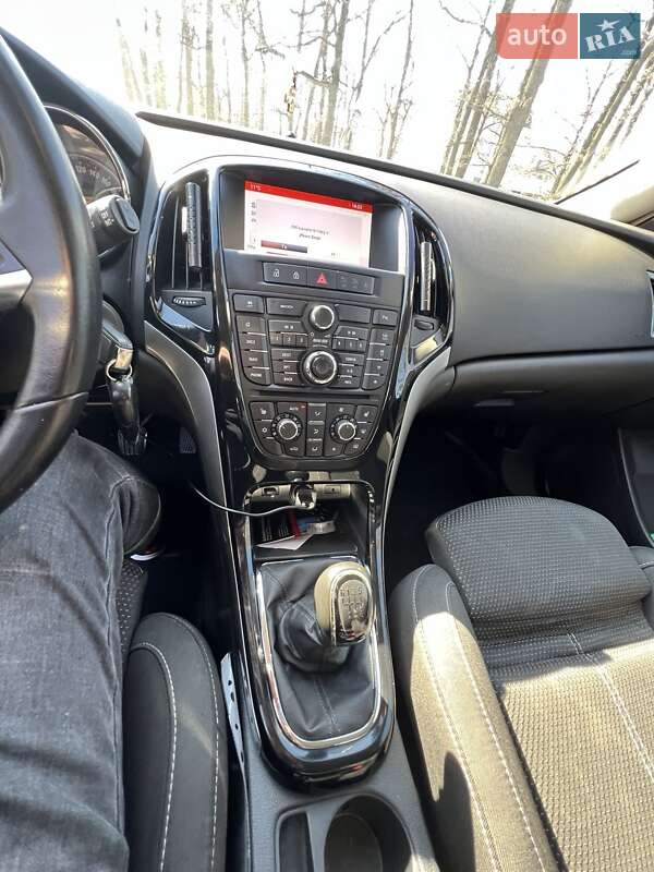 Універсал Opel Astra 2015 в Ірпені