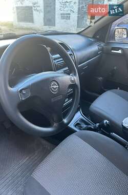 Седан Opel Astra 2005 в 