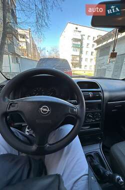 Седан Opel Astra 2005 в 