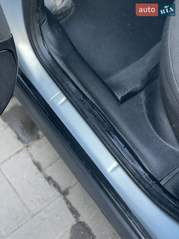 Седан Opel Astra 2005 в Новомосковську